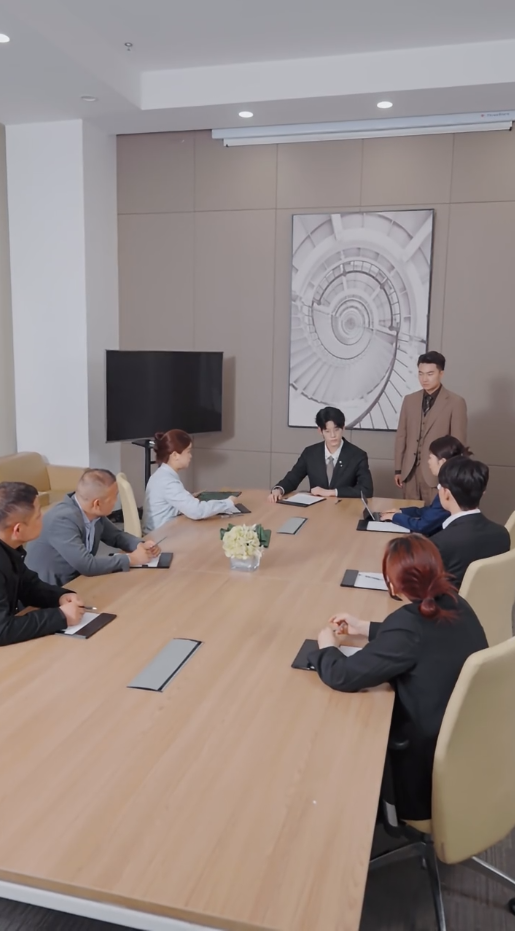 離婚后，哥哥們送我十個男模(全集)